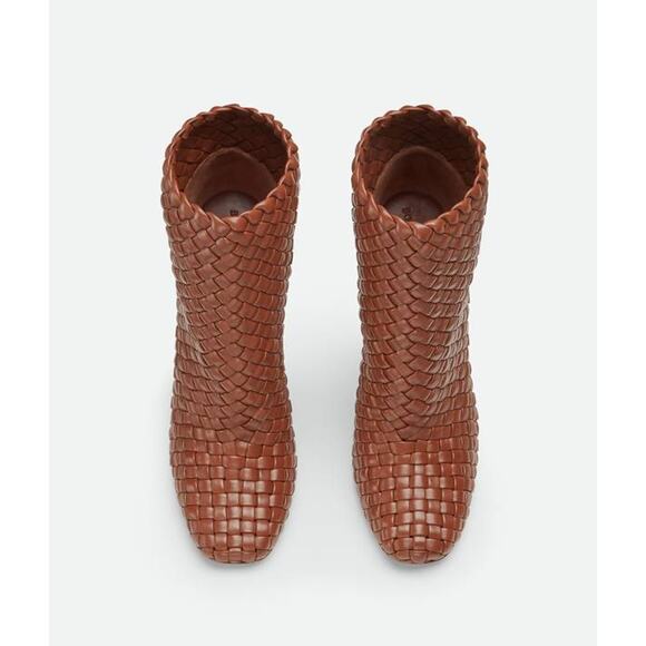 Bottega Veneta Canalazzo Woven Leather Ankle Boot in Brown Sugar 39 - Picture 4 of 4